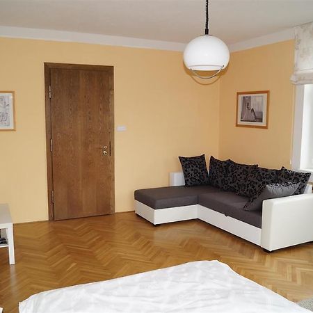 ברומוב Apartman U Stadionu מראה חיצוני תמונה
