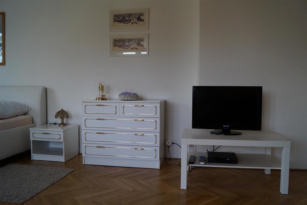 ברומוב Apartman U Stadionu מראה חיצוני תמונה